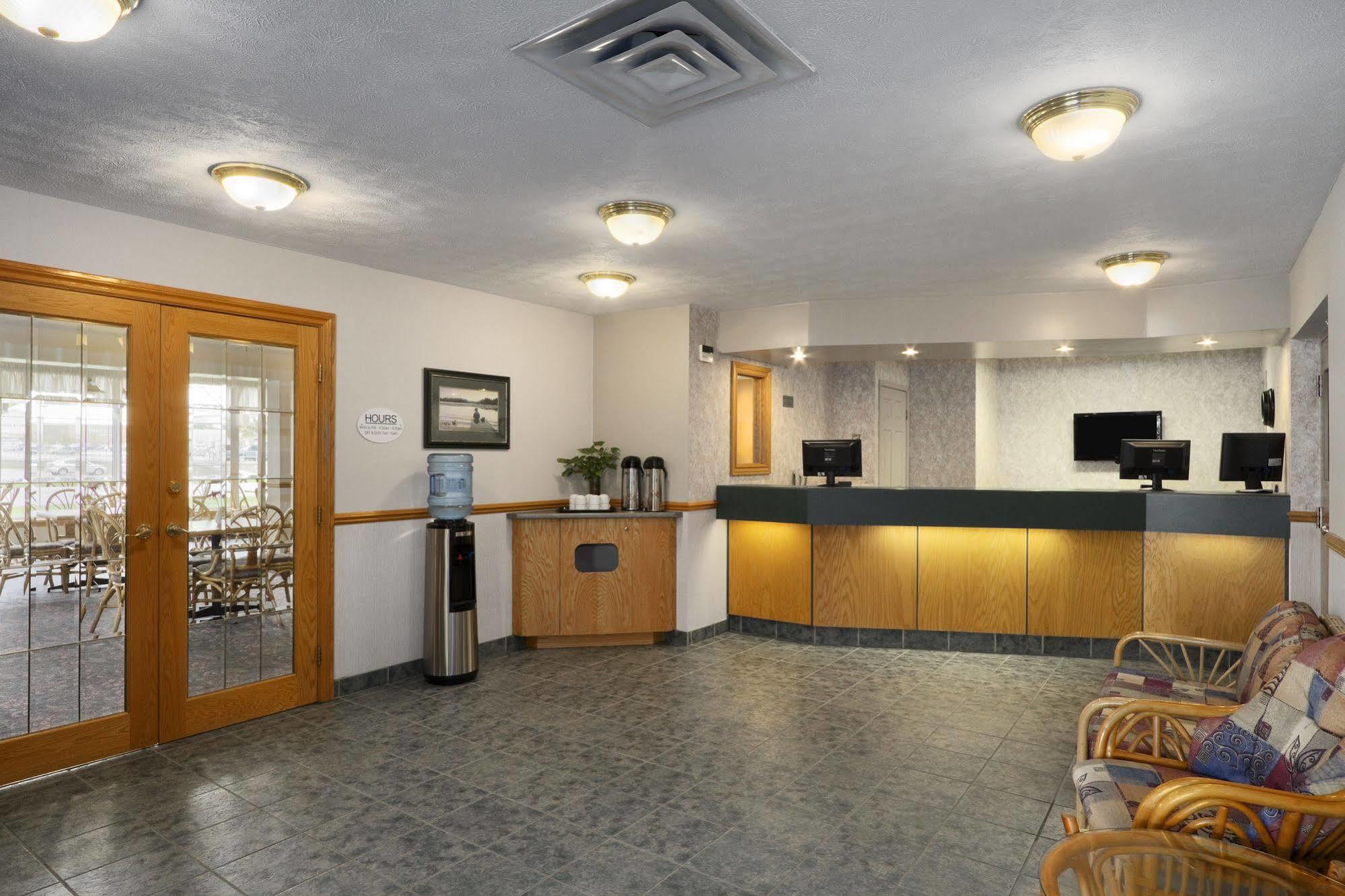 Hotel Super 8 By Wyndham Port Elgin Exterior foto
